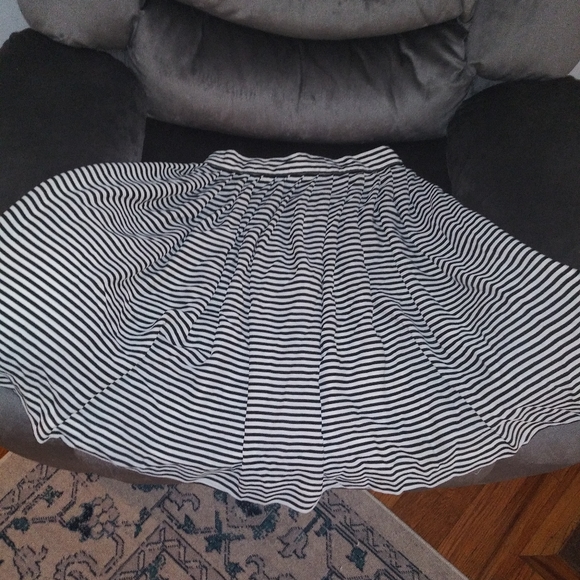 Liz Claiborne Dresses & Skirts - Liz Claiborne Skirt